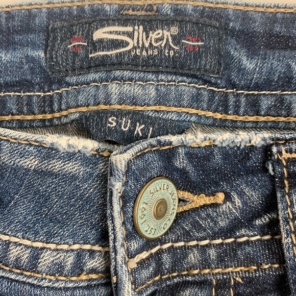 Silver Jeans Suki Skinny Crop Size 27 Stretch Distressed Raw hem Built Free - Picture 7 of 15